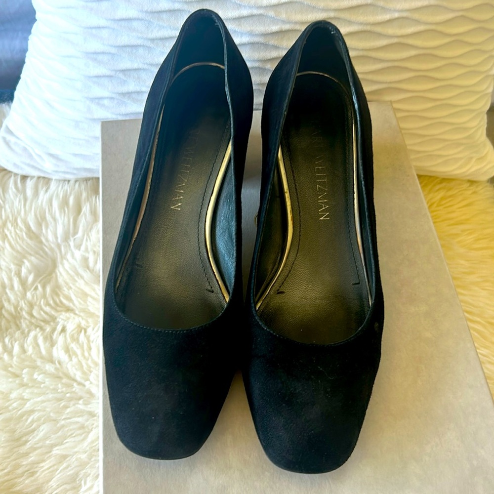 Stuart weitzerman black suede pump size 6M